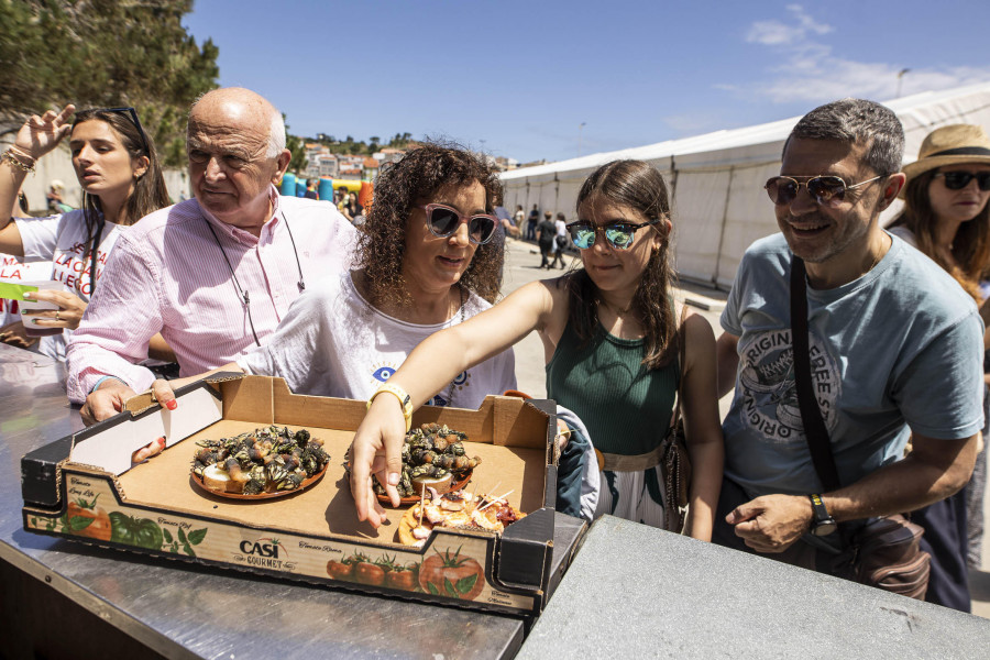 Las 2.400 raciones de la Festa do Percebe de Corme se agotaron en pocas horas