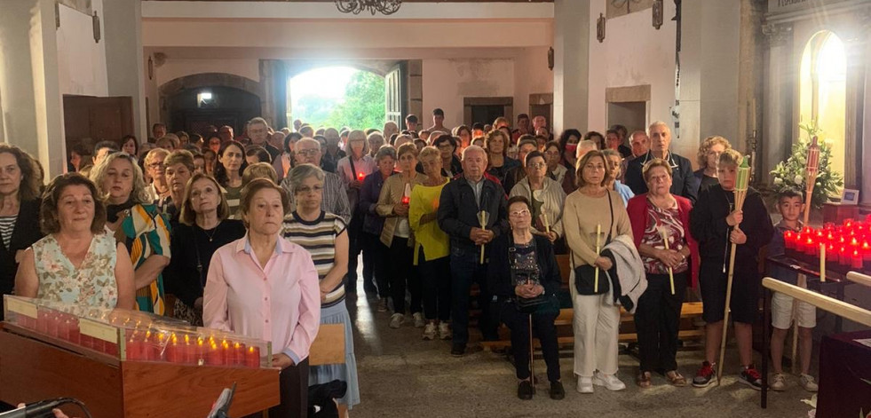 Los fieles renuevan su fe en la Virgen do Corpiño, en Oca-Coristanco