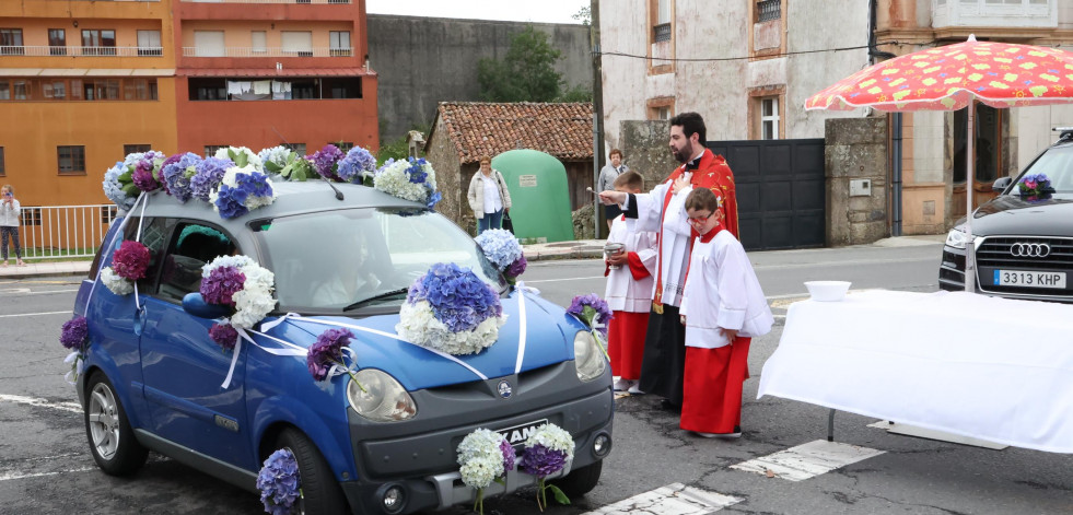 Procesión motorizada de Baio, en imágenes