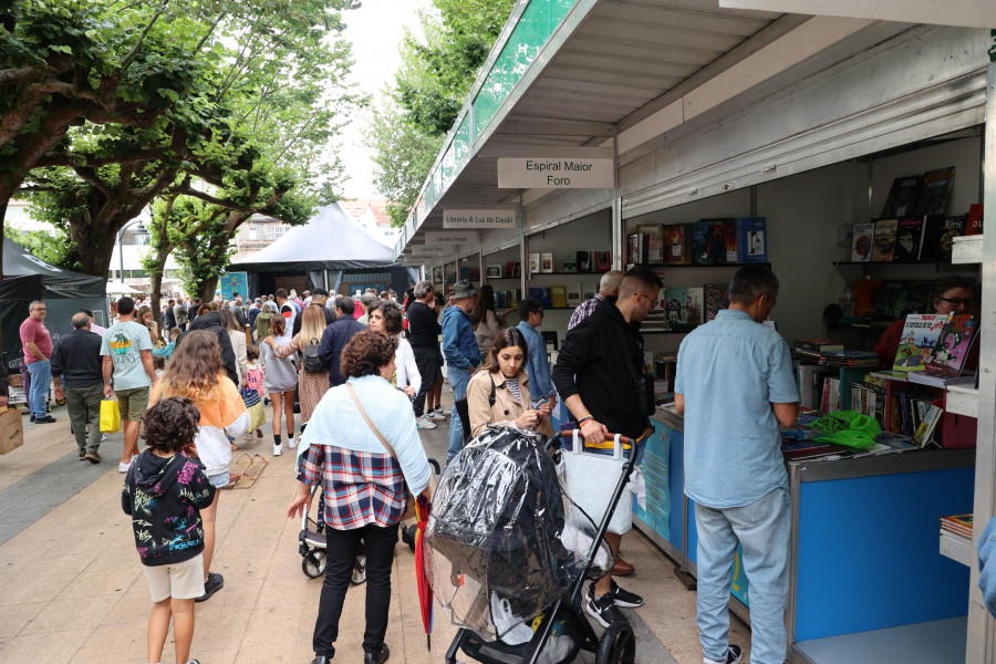 "Medre a Praza dos Libros e medre Carballo"