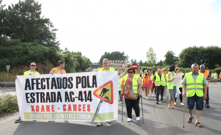 Nueva manifestación de los vecinos de Xoane y Cances por la AC-414