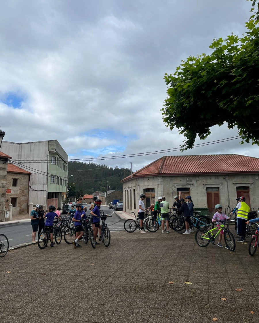 Cee prepara el Día da Bici y Zas reunirá motos antiguas