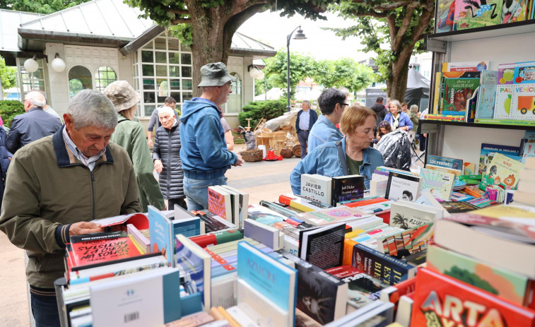 La Praza dos Libros de Carballo batió récords con más de 1.700 ejemplares vendidos