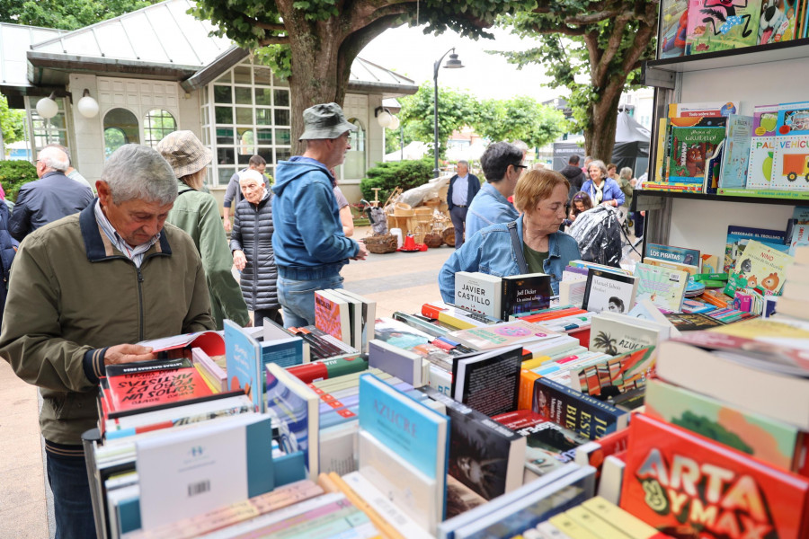 La Praza dos Libros de Carballo batió récords con más de 1.700 ejemplares vendidos