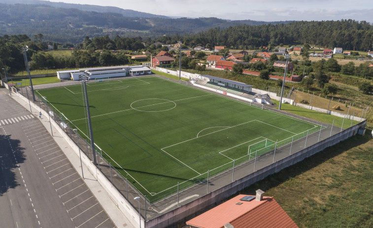 A Laracha saca a licitación la renovación de la iluminación del campo municipal de A Porta Santa