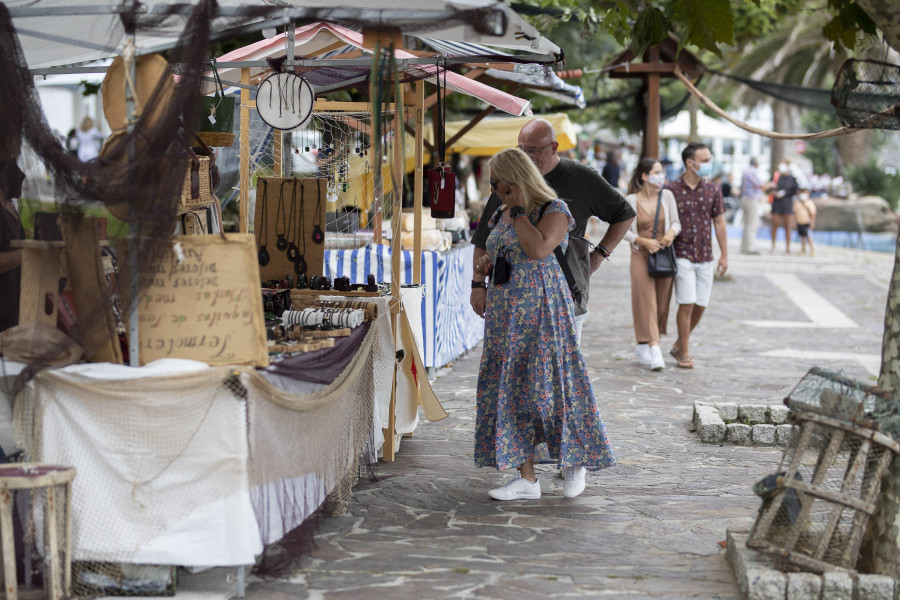 Medio centenar de puestos en la Feira Mariñeira de Corme