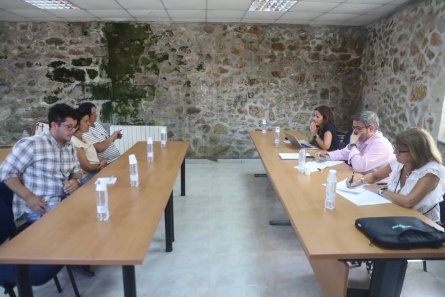 La Consellería do Mar recoge las necesidades de las cofradías de la comarca