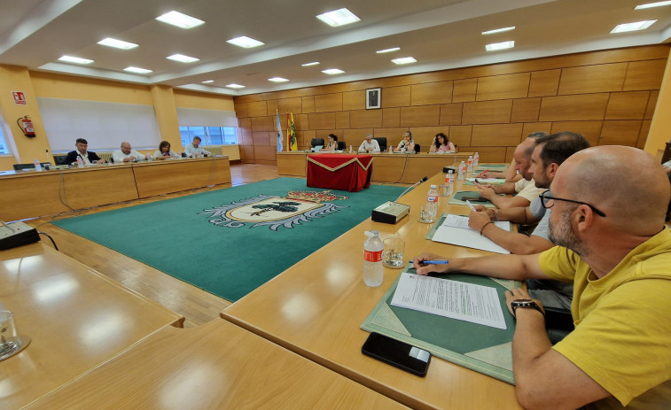 Acuerdo unánime del pleno de Carballo para imponer sanciones a la UTE de la recogida de basura