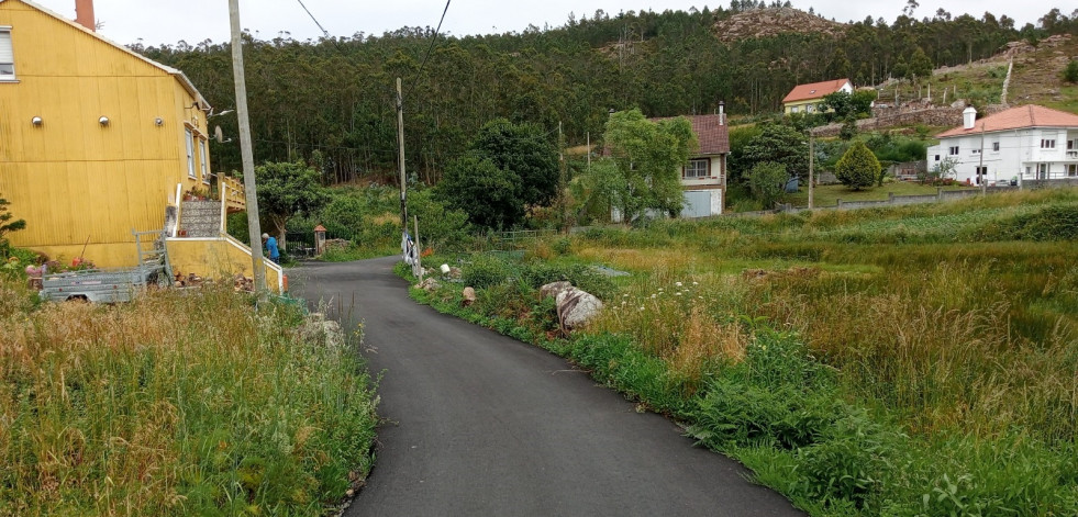 Finalizadas las obras de pavimentación de  las pistas en el lugar de Trasteiro, en Xaviña