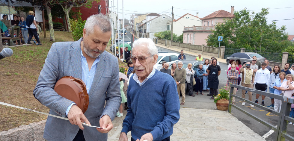 Buño ensalza su artesanía con la Mostra da Olería