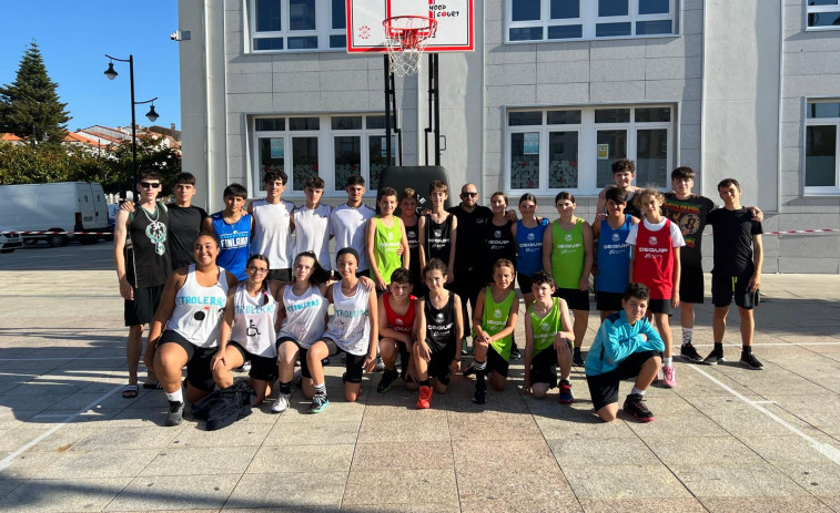 Un total de 60 deportistas participaron en Cee en la primera edición del torneo de basket 3x3