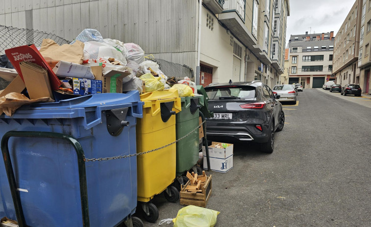 Los socialistas de Carballo piden remunicipalizar el servicio de recogida de basura