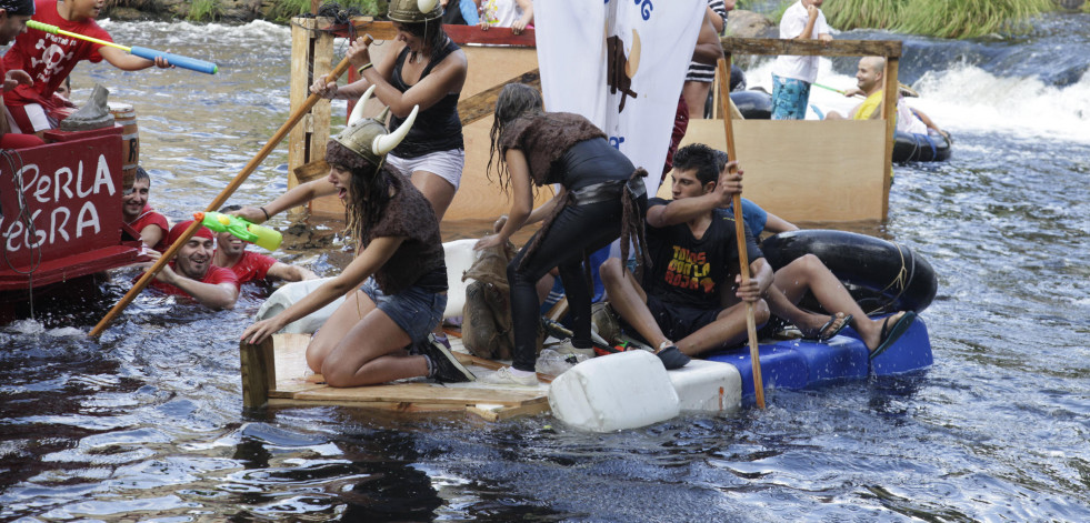 Carrilanas acuáticas para refrescarse en Anllóns