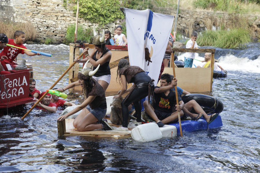 Carrilanas acuáticas para refrescarse en Anllóns