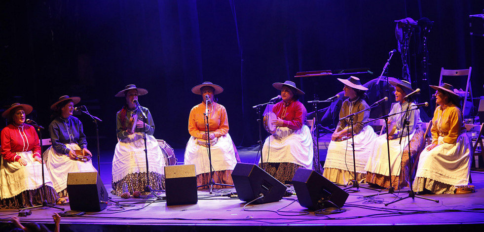 Malpica se rinde a la música tradicional en su Festa Galega