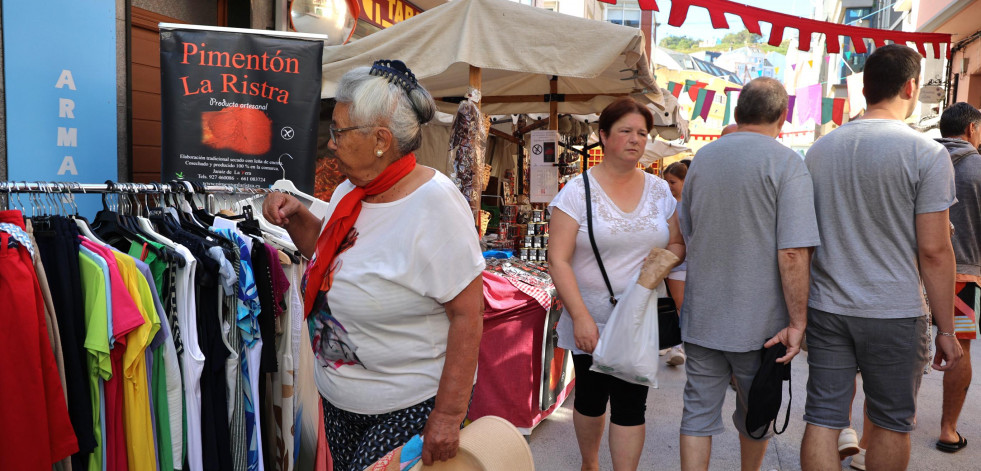 La Feira Mariñeira llena de animación Malpica