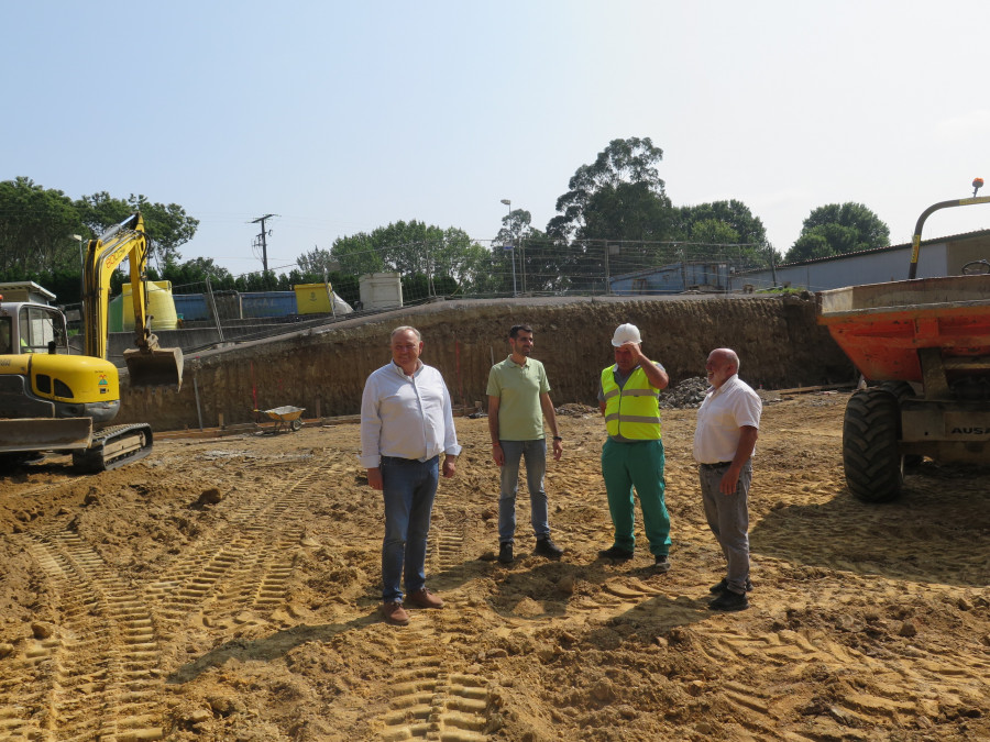 Las obras de ampliación del punto limpio de A Laracha se centran en la urbanización de la parcela