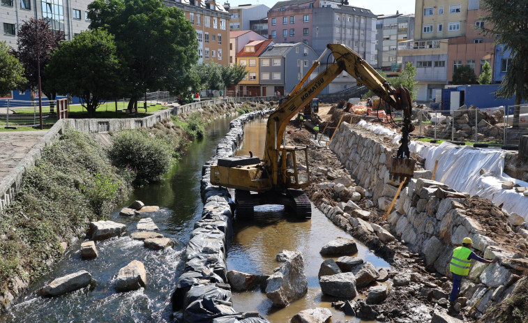 A toda máquina avanzan las obras de Augas de Galicia en A Casilla