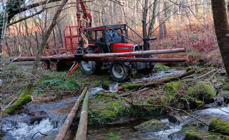 La AVV Tabeirón de Baio señaliza y trabaja para homologar la ruta 'Carreiro do Río'