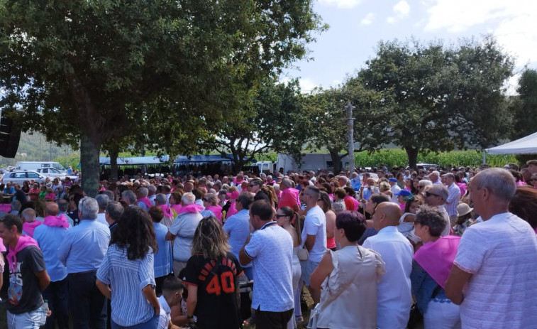 Los Milagros de Traba abren las romerías multitudinarias de la Costa da Morte