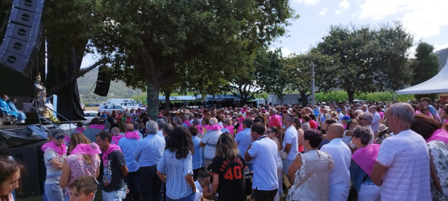 Los Milagros de Traba abren las romerías multitudinarias de la Costa da Morte