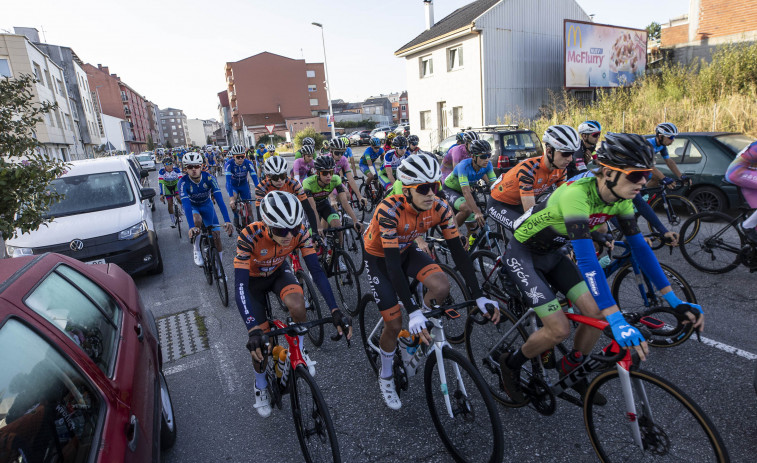 Intenso fin de semana de ciclismo en Carballo