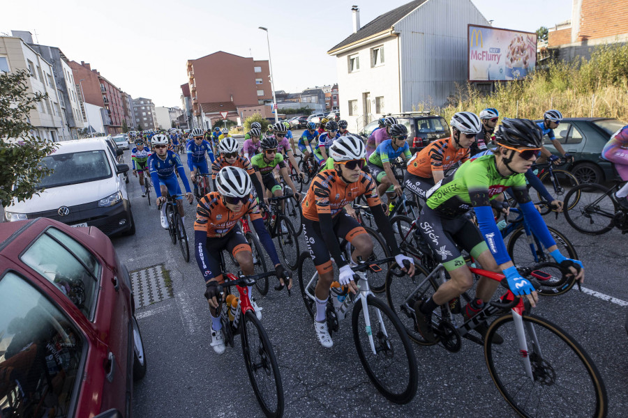 Intenso fin de semana de ciclismo en Carballo