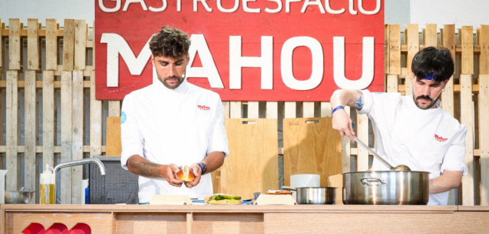 A Coruña llena de sabor el Gastroespacio de Mahou Cinco Estrellas en el Festival de la Luz con cinco showcookings de primer nivel