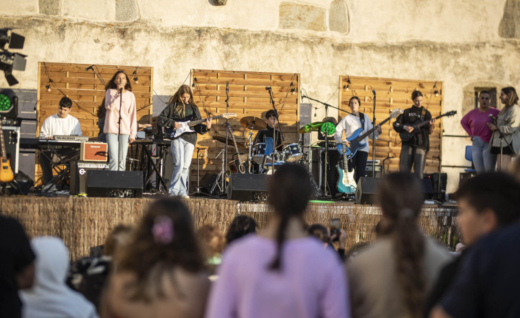 Animado concierto benéfico en Caión