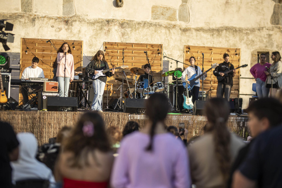 Animado concierto benéfico en Caión