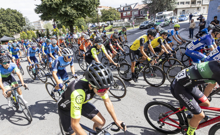 Andrei Stetsiv, del equipo cántabro Camargo, gana la Challenge Júnior de Carballo