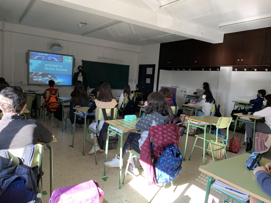 El BNG denuncia recortes en el colegio de Laxe