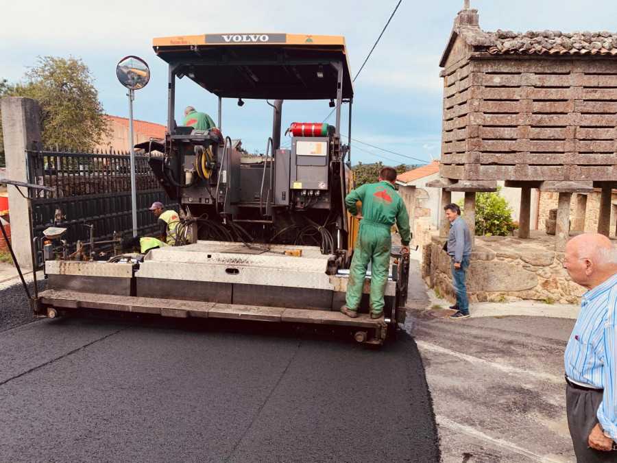 El gobierno de Muxía responde a las críticas de la oposición con más obras