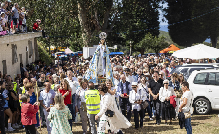 Multitudinario día grande de Os Milagros de Caión