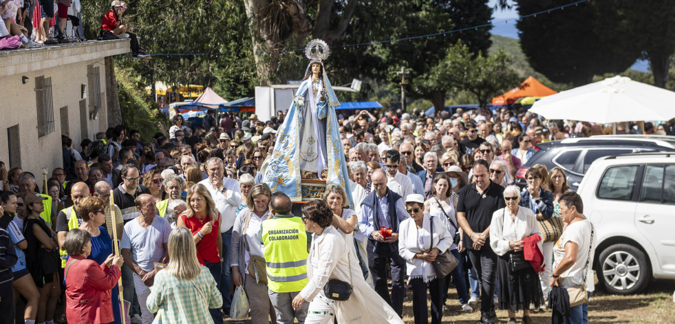 Multitudinario día grande de Os Milagros de Caión