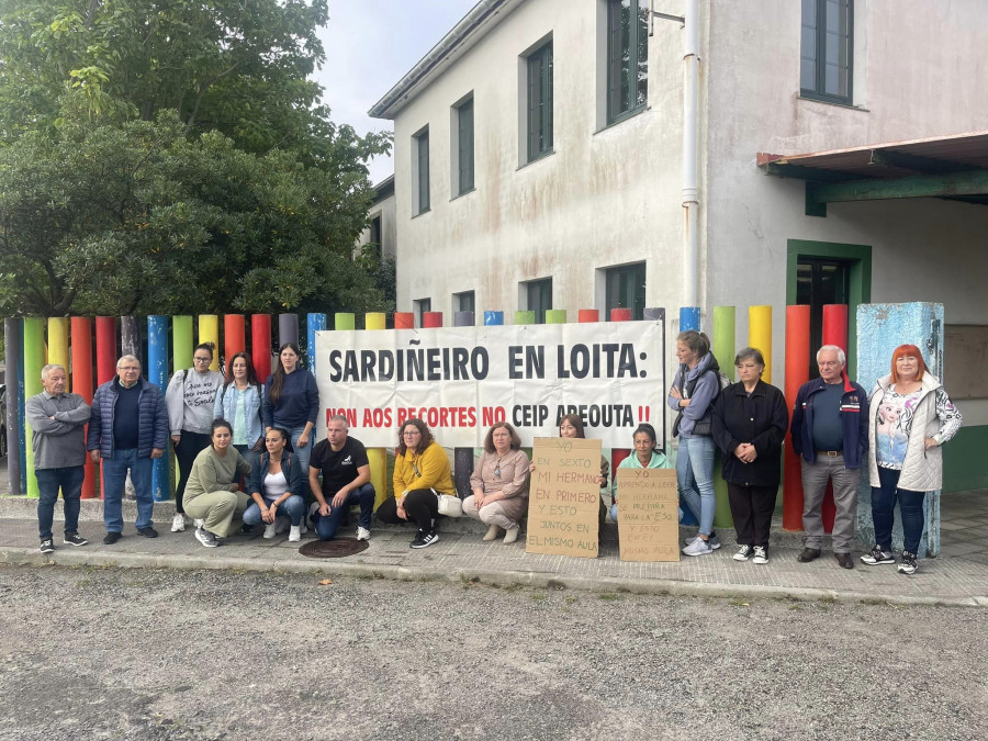 Vuelta a las aulas con quejas por falta de docentes de apoyo en la Costa da Morte