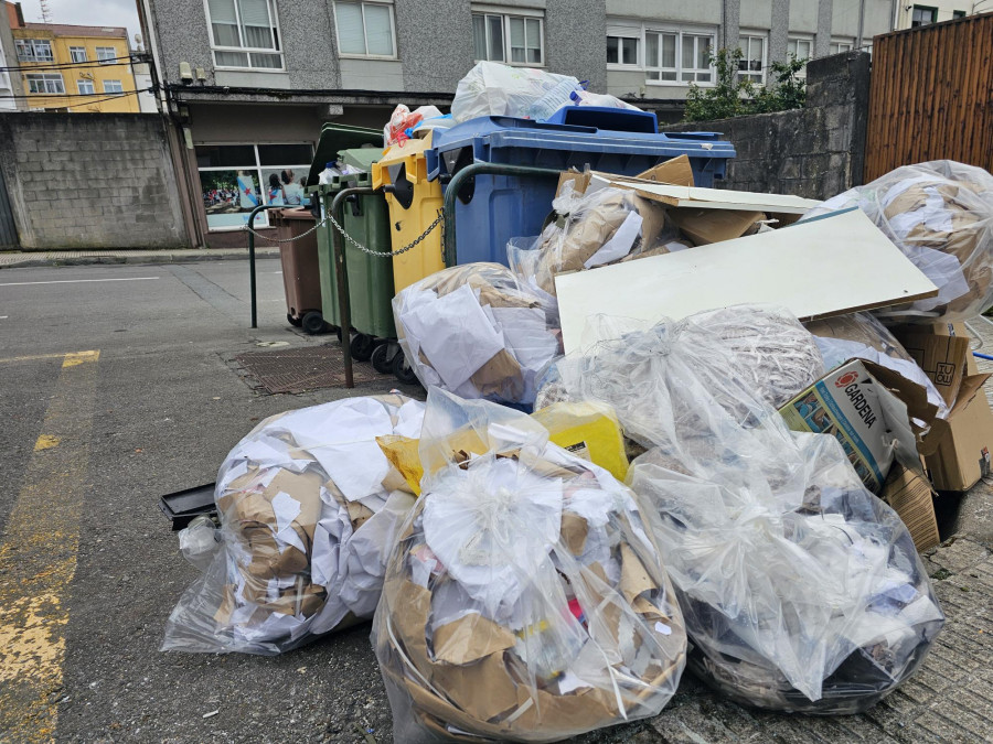 Finaliza la huelga de la basura en Carballo tras la firma del acuerdo entre las partes