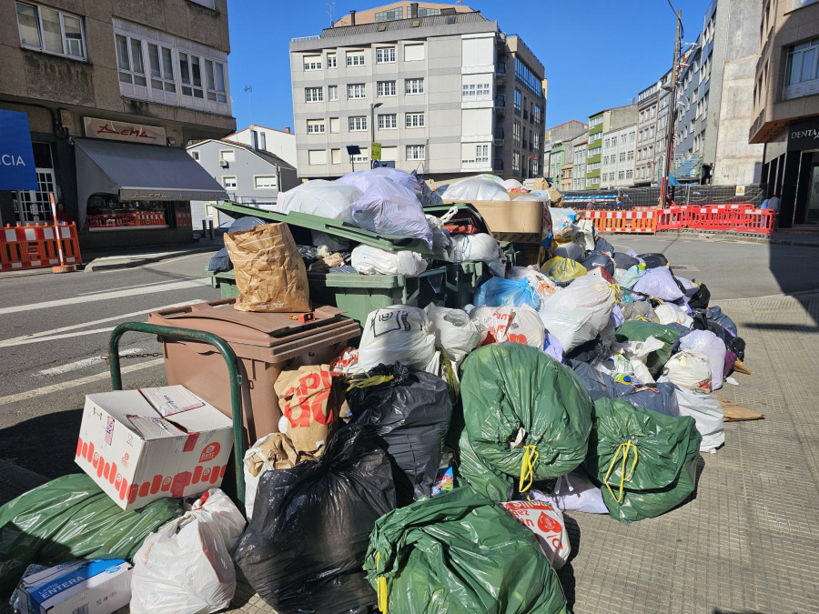 Finaliza la huelga de la basura de Carballo tras la firma del acuerdo entre las partes