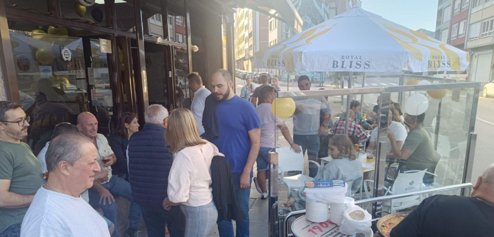 Reapertura del café Palestra en Carballo