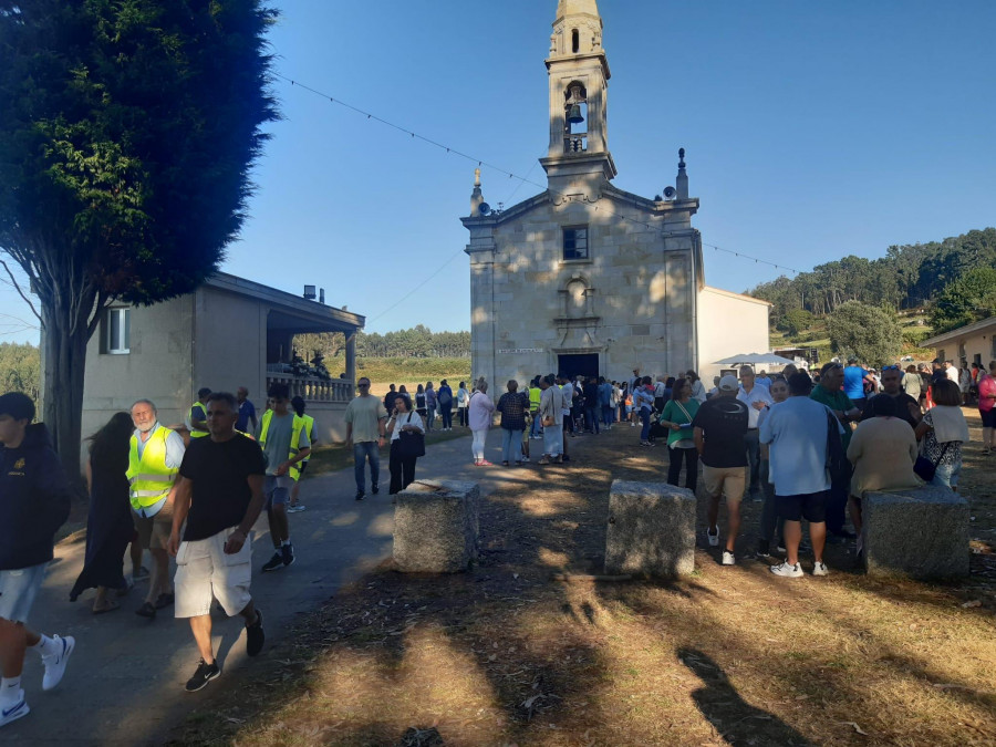 La bajada de la Virgen clausura los Milagros de Caión