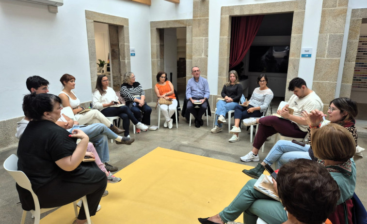 Carballo apuesta por la lectura con cinco clubes para todas las edades