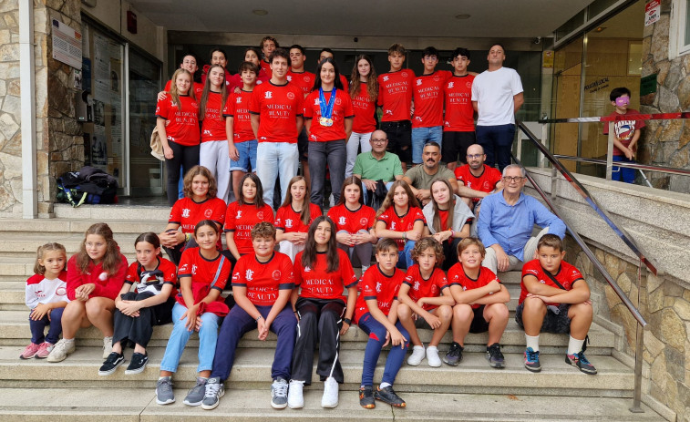 Homenaje en Carballo a Andrea Goimil y a Gabriel R. Colfera tras su éxitos en el Mundial