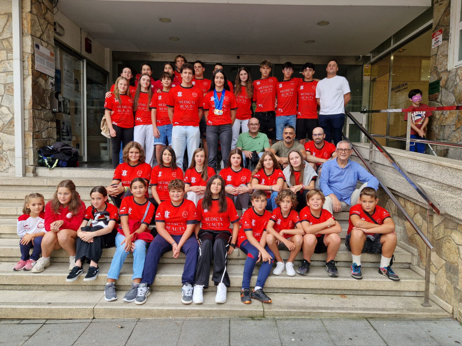 Homenaje en Carballo a Andrea Goimil y a Gabriel R. Colfera tras su éxitos en el Mundial