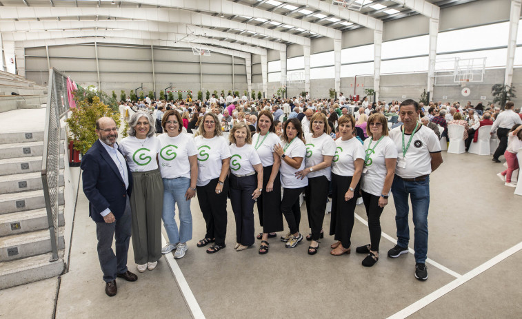 Los laracheses vuelven a hacer gala de su solidaridad en la comida de la lucha contra el cáncer