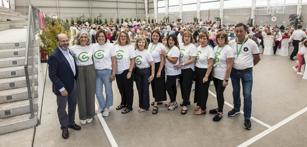 Los laracheses vuelven a hacer gala de su solidaridad en la comida de la lucha contra el cáncer