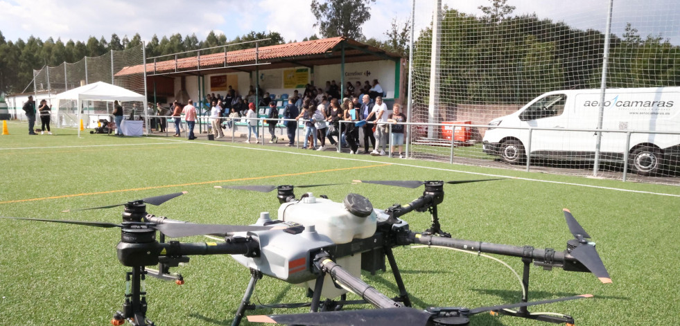 Ganaderos y agricultores de la Costa da Morte se forman sobre el uso de la tecnología en el rural