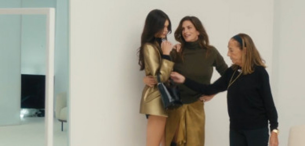 Cindy Crawford y su hija Kaia desfilan con la nueva colección de Zara en un streaming de 30 minutos