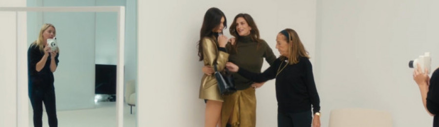 Cindy Crawford y su hija Kaia desfilan con la nueva colección de Zara en un streaming de 30 minutos