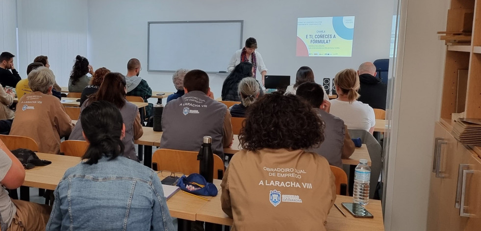 El alumnado de los programas de empleo de A Laracha participa en una jornada formativa