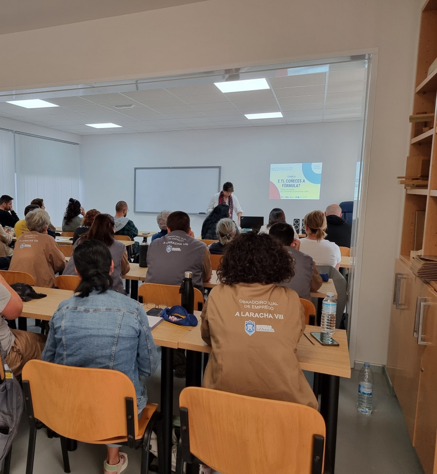 El alumnado de los programas de empleo de A Laracha participa en una jornada formativa